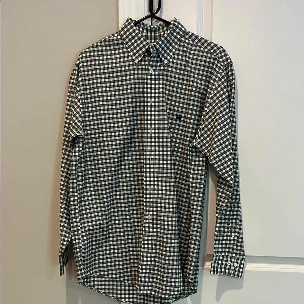 Brooks Brothers Men’s Green and White Casual Button Down Shirt